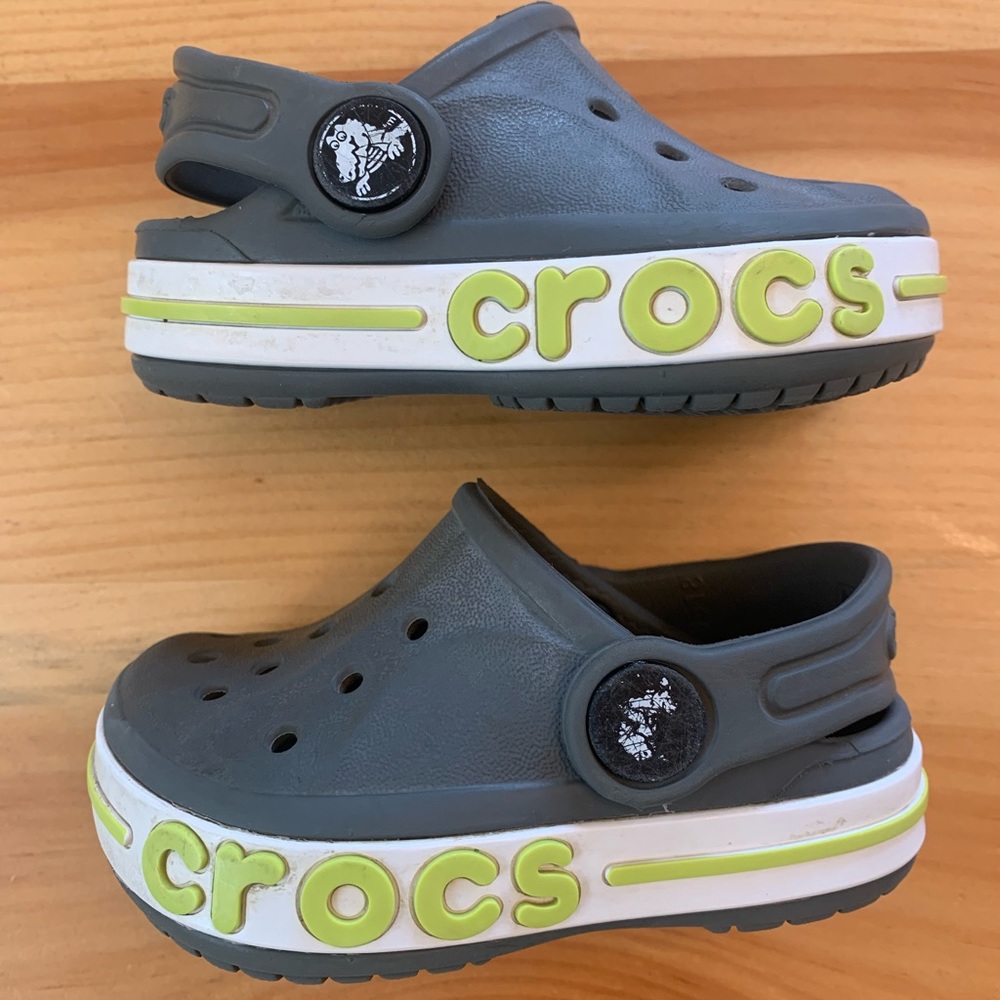 Toddler Crocs size 4